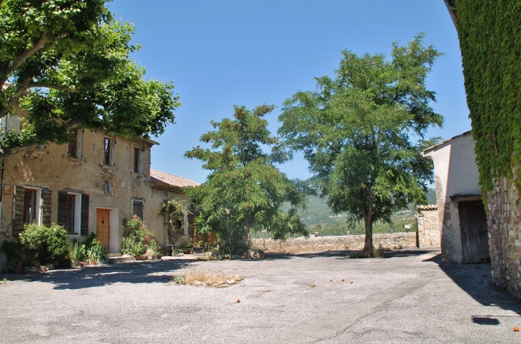 Le Village - Mirabel-aux-Baronnies