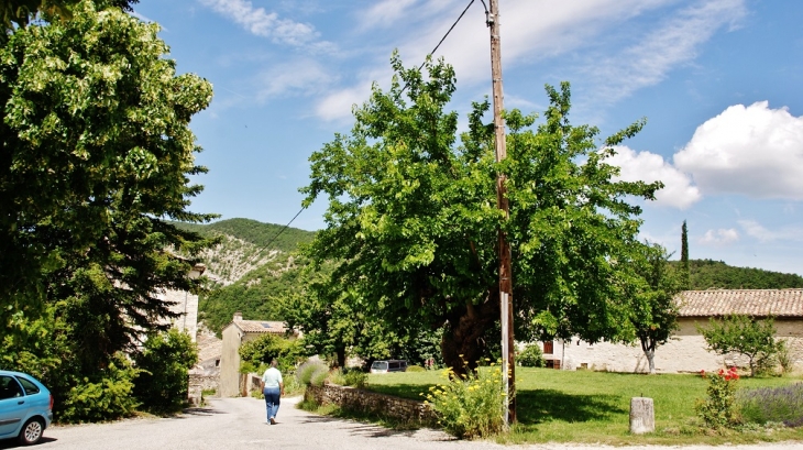 Le Village - Montjoux