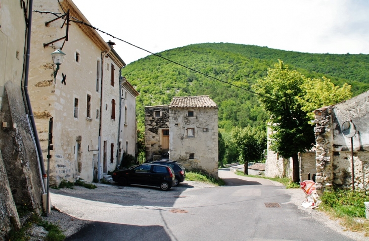 Le Village - Montjoux