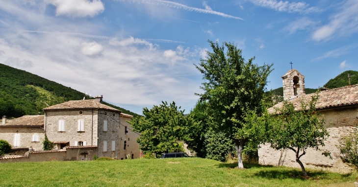 Le Village - Montjoux