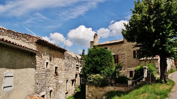 Le Village - Montjoux