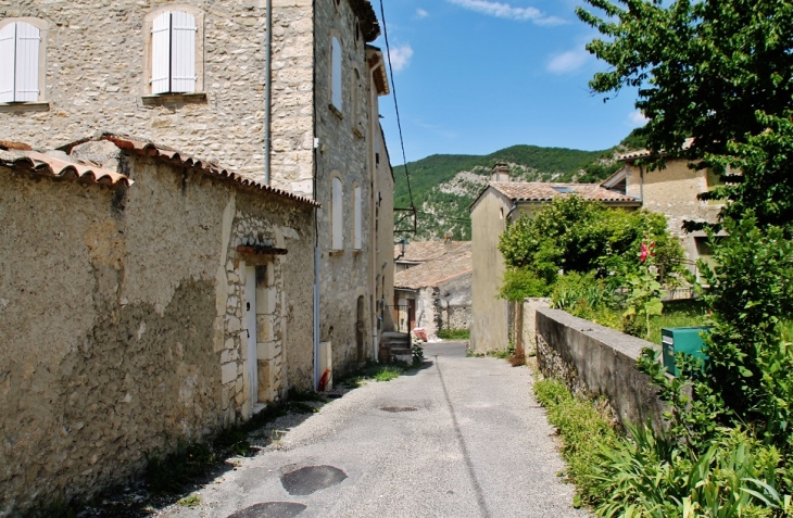 Le Village - Montjoux