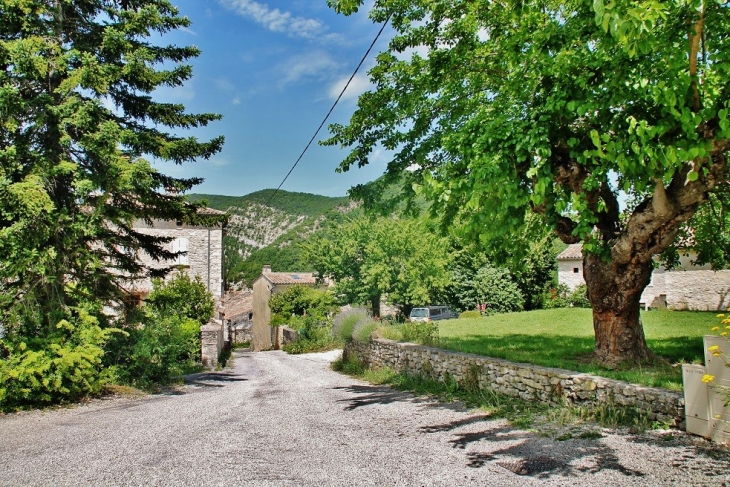 Le Village - Montjoux