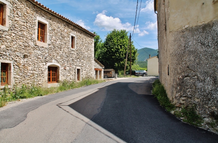 Le Village - Montjoux