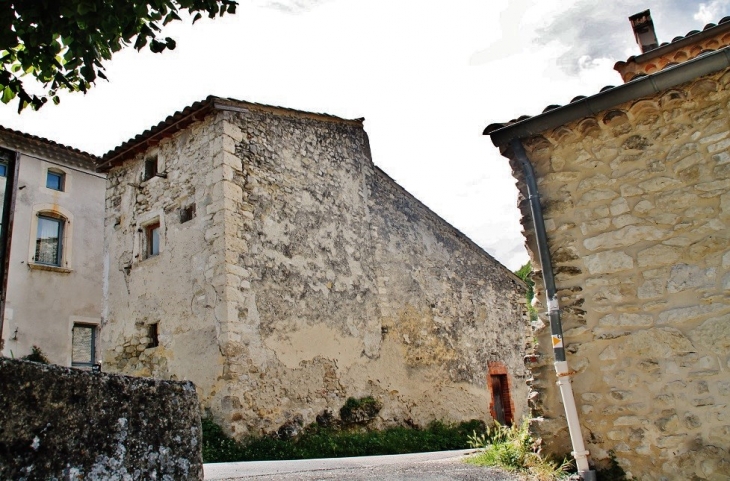 Le Village - Montjoux