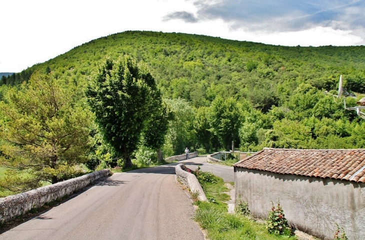 Le Village - Montjoux