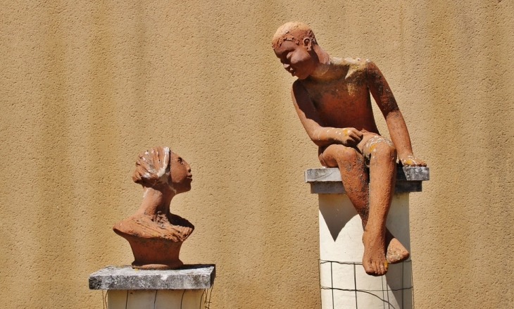 La Mairie ( Sculptures ) - Montségur-sur-Lauzon