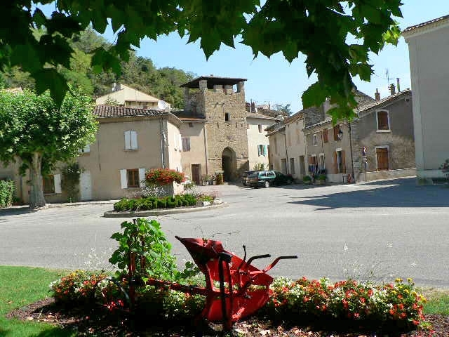 Porte du XIIIme siècle - Montvendre