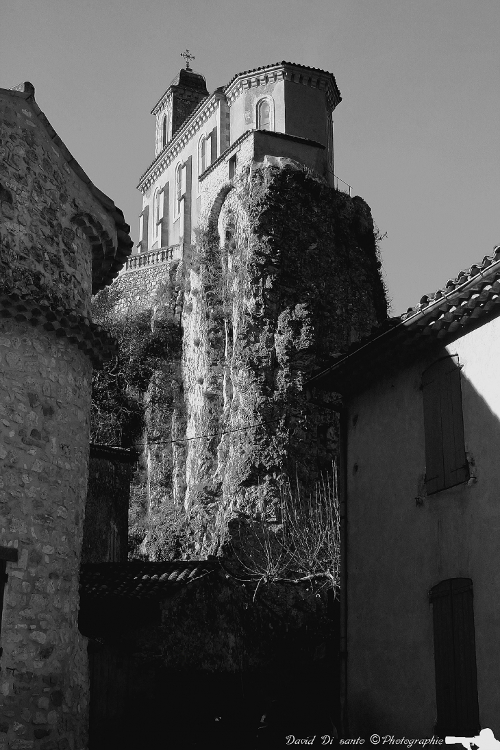 L'église - Pierrelongue