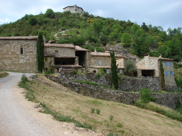 Une vue du village - Pommerol