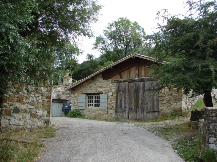 Une vue du village - Pommerol