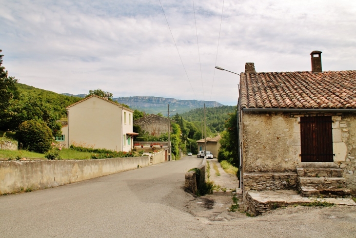 Le Village - Pont-de-Barret