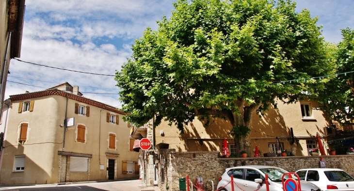 Le Village - Puy-Saint-Martin