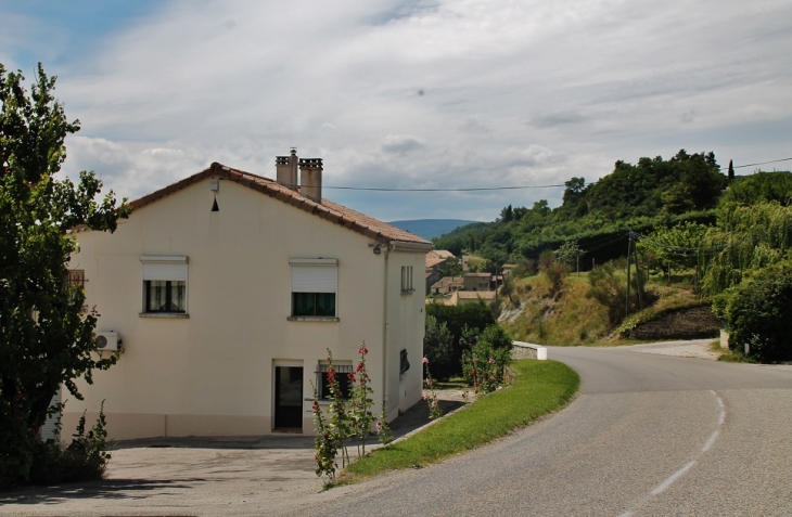 Le Village - Puy-Saint-Martin