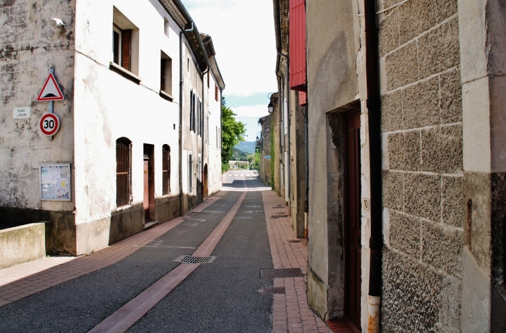 Le Village - Puy-Saint-Martin