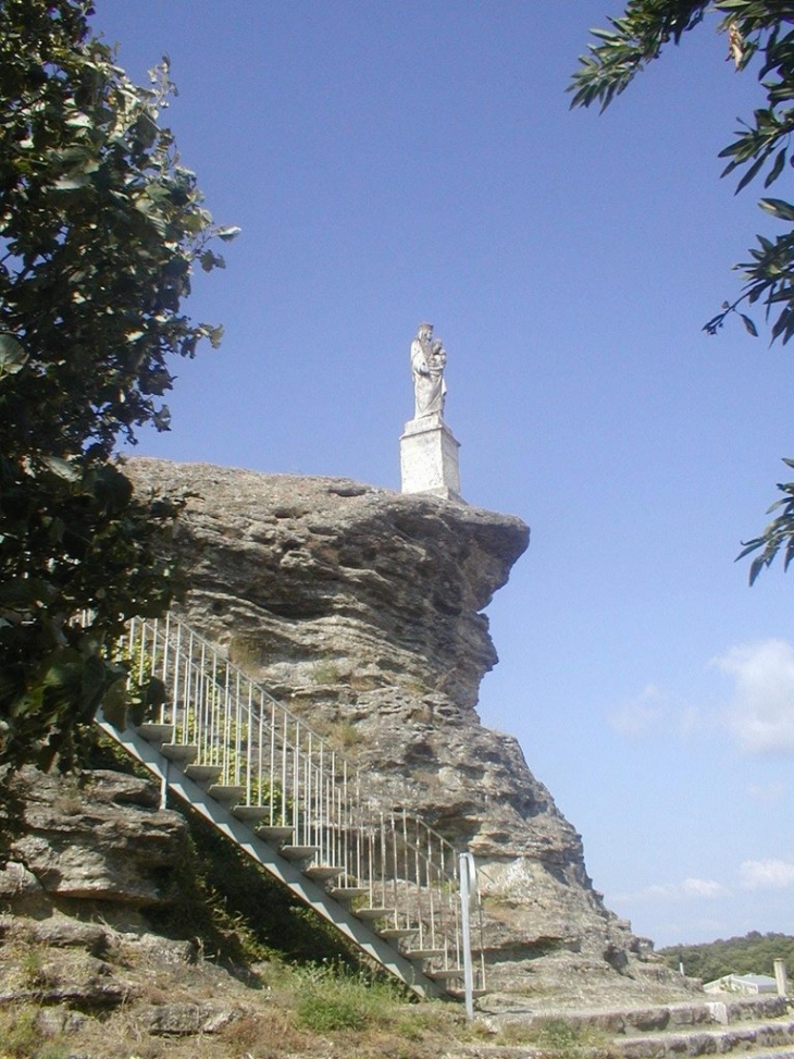 Le Rocher de la vierge - Réauville