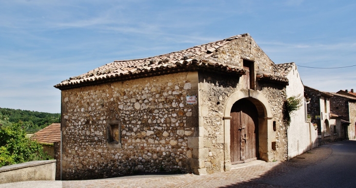 Le Village - Roussas