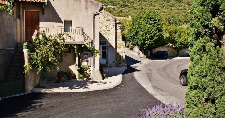 Le Village - Rousset-les-Vignes