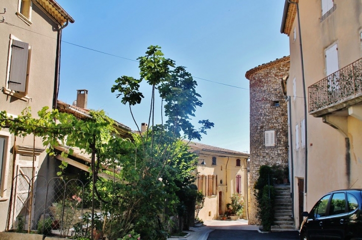 Le Village - Rousset-les-Vignes