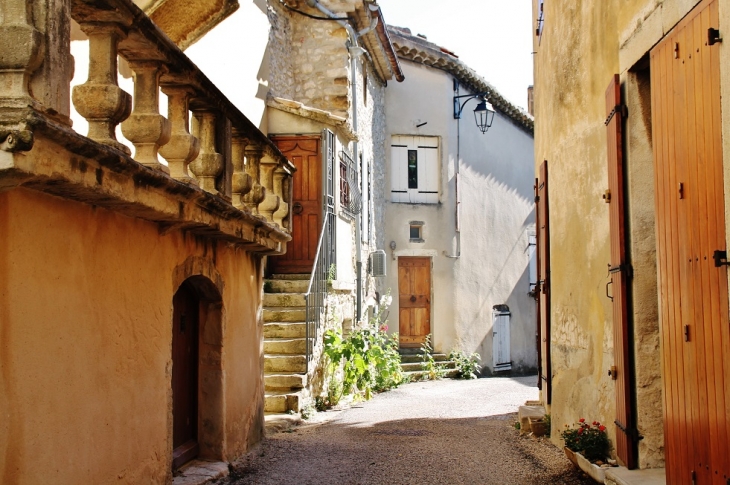 Le Village - Rousset-les-Vignes