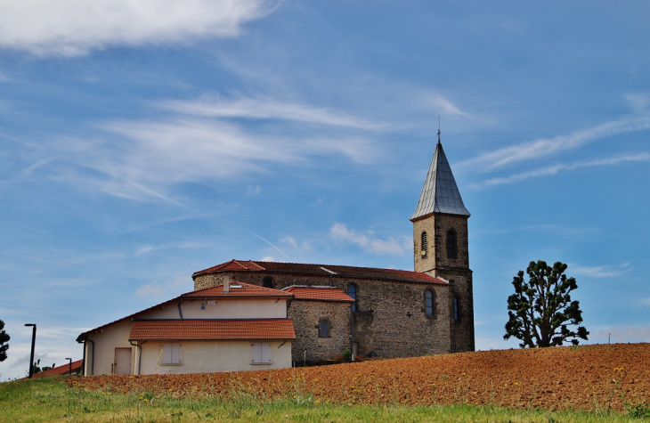 <-église Saint-Avit