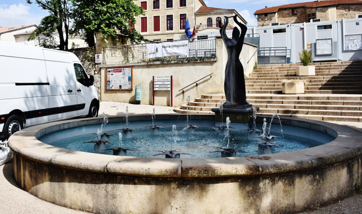 Fontaine - Saint-Donat-sur-l'Herbasse