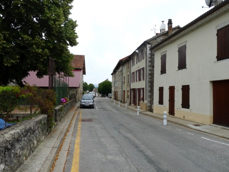 La rue principale - Saint-Julien-en-Vercors