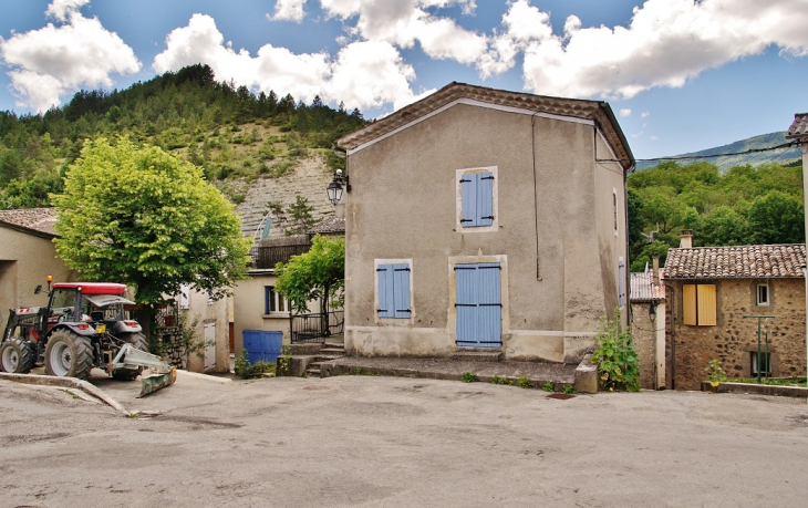 La Commune - Saint-Nazaire-le-Désert