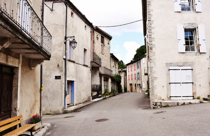 La Commune - Saint-Nazaire-le-Désert