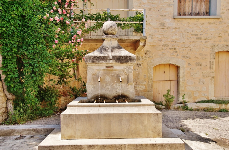 Fontaine - Saint-Restitut