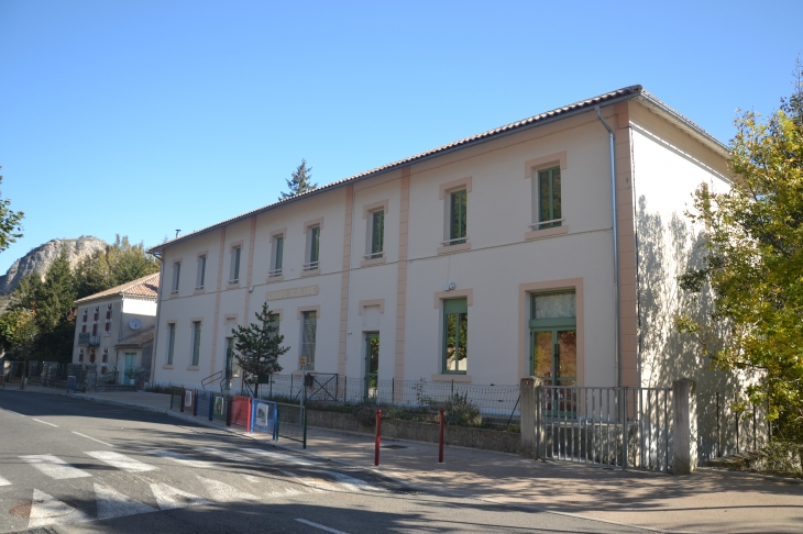 école communale de Séderon