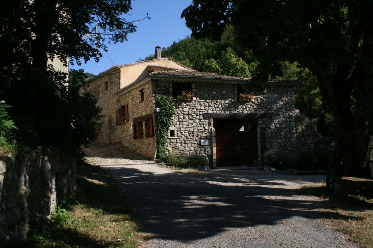 Le village - Teyssières