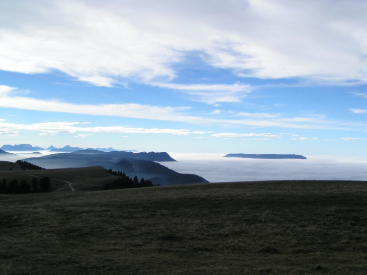 Une vue du semnoze sur les bauges - Annecy