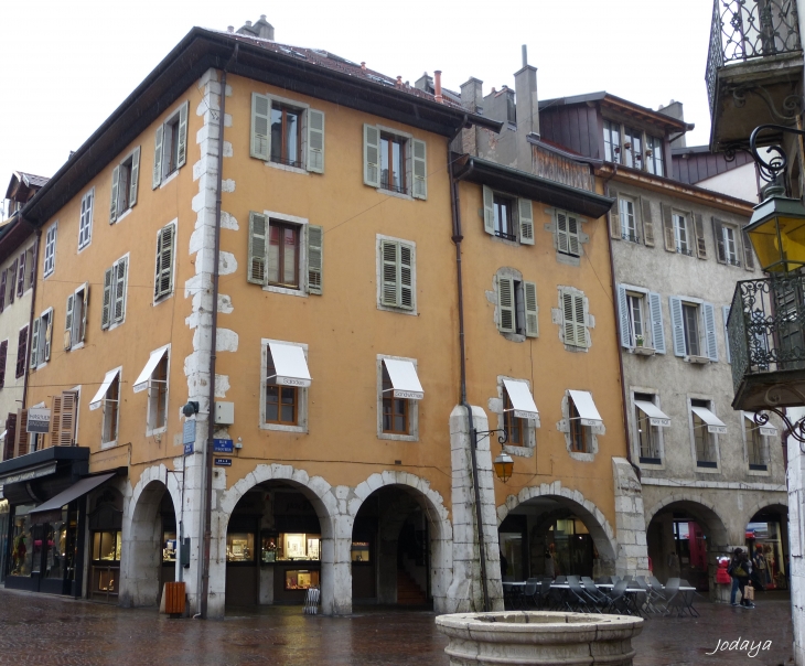 Annecy. La vieille ville. 