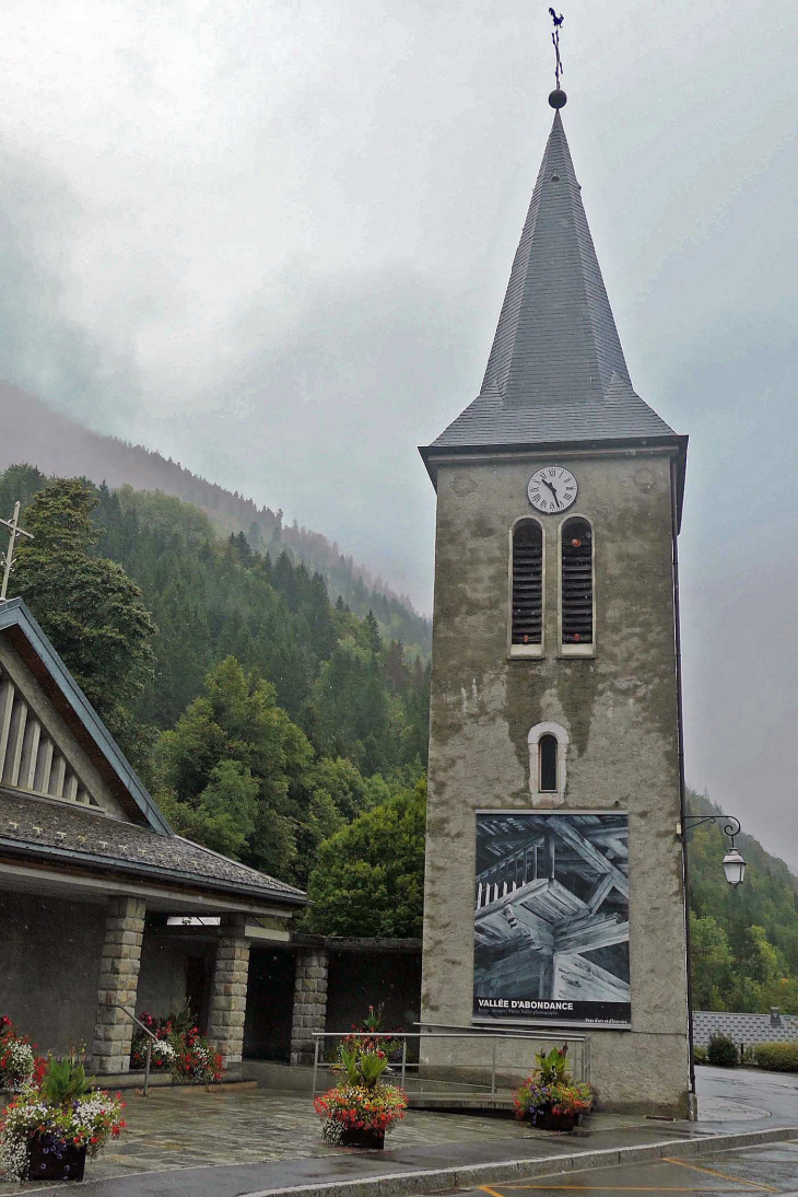 L'église moderne et son clocher de 1869 - Bonnevaux