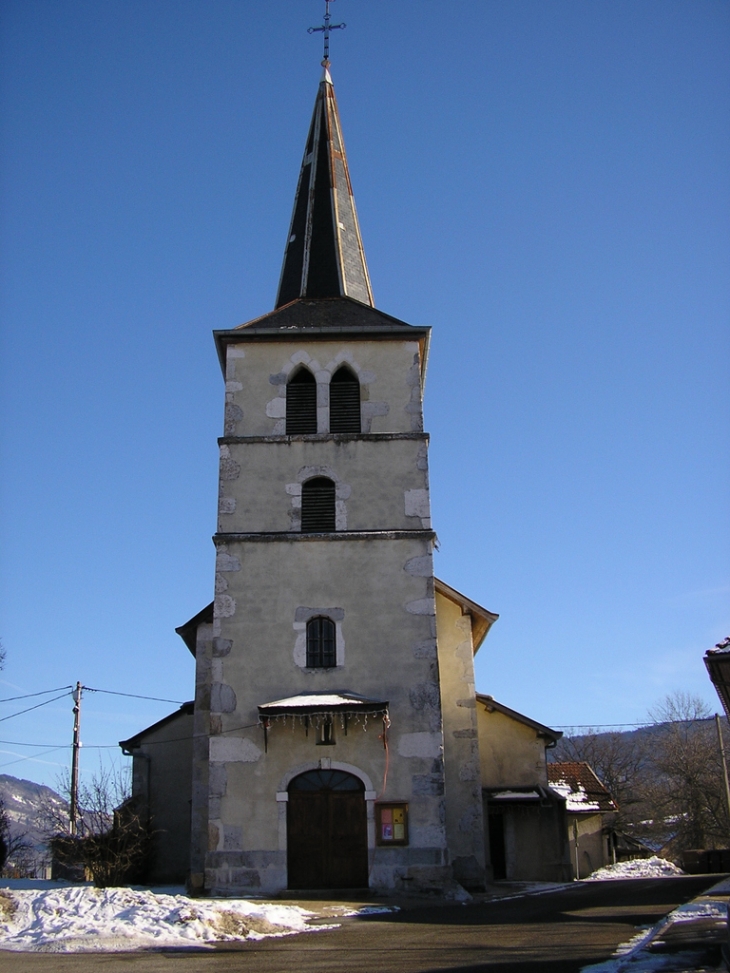 L'église sur la place du village - Chainaz-les-Frasses