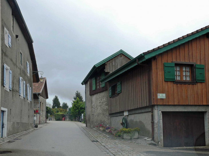 Le rue de l'église - Champanges