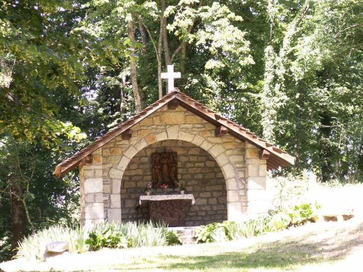 Oratoire au dessus du château de Clermont