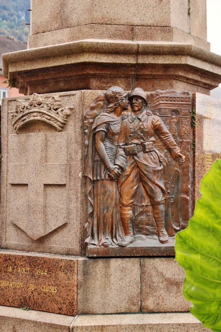 Monument-aux-Morts ( détail ) - Cluses