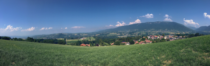 Panorama_du_massif_des_Bornes_et_des_Bauges_vu_depuis_Héry-Sur-Alby