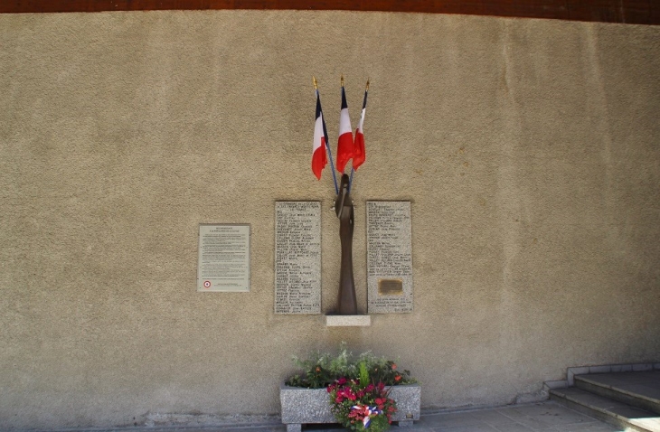 Monument-aux-Morts - La Clusaz