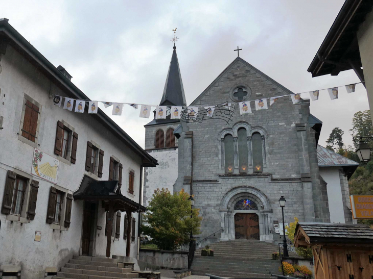 L'église sur la place - Les Gets