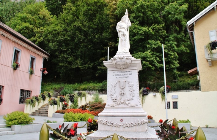 Monument-aux-Morts - Magland