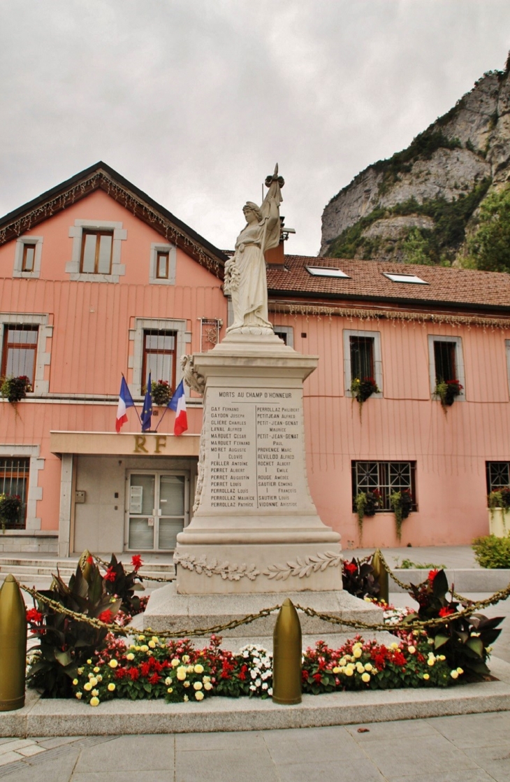 Monument-aux-Morts - Magland