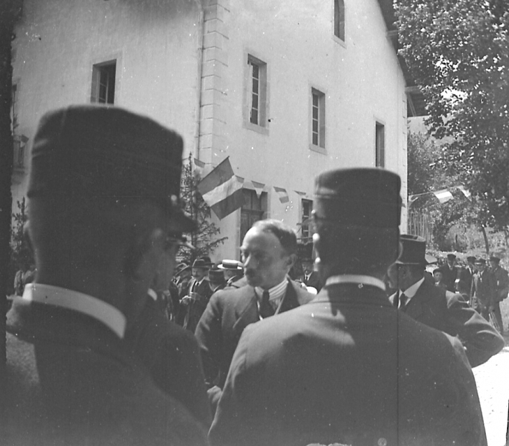 Notable lors de l'inauguration du monument aux Morts - Morillon