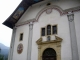 Photo suivante de Saint-Gervais-les-Bains la façade et le toit décoré de l'église