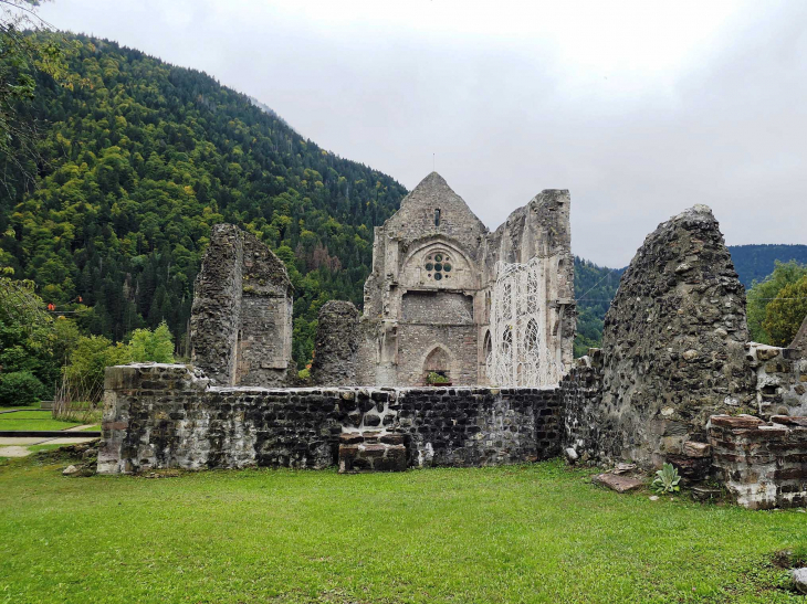 Vestiges de l'abbaye Notre Dame - Saint-Jean-d'Aulps