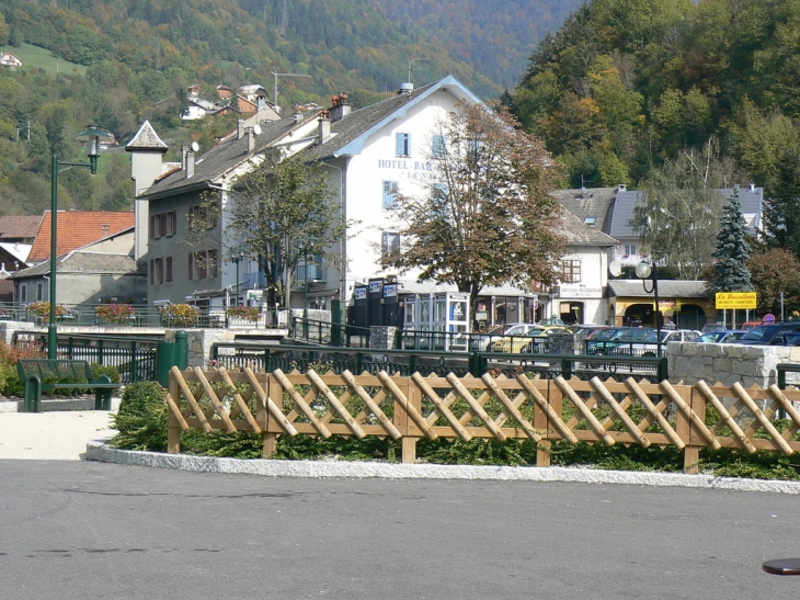 Entrée du Vieux Bourg - Taninges