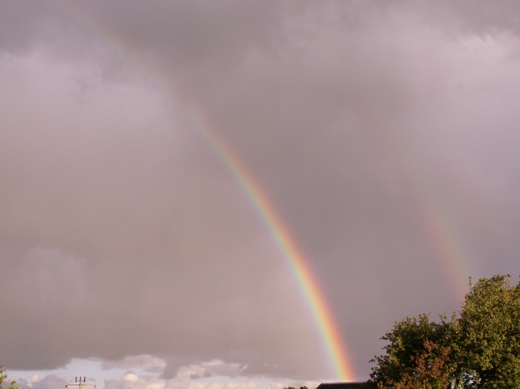 Zoom sur un arc-en-ciel  - Thusy