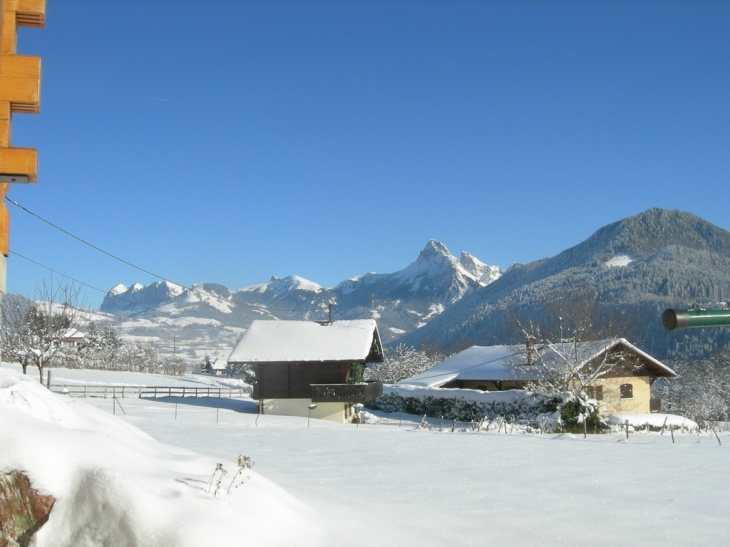 Dent d'oche vue de Vinzier